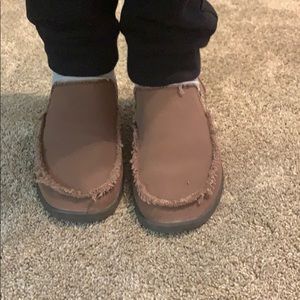 Men’s Crocs Size 7.  Great for dress or casual